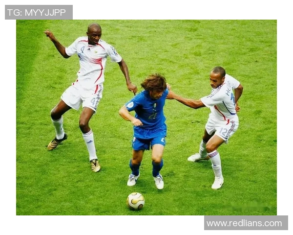 十月庆生的足球明星们盘点与他们的传奇故事分享 十月庆生的足球明星们盘点与他们的传奇故事分享