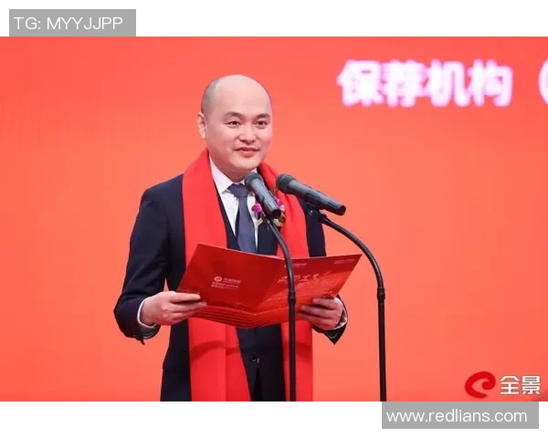 足球明星吴革的职业生涯与成就全景展示及个人简历图片解析 足球明星吴革的职业生涯与成就全景展示及个人简历图片解析