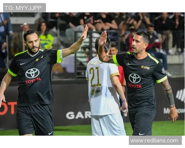 当今足坛最具影响力的足球明星究竟是谁让我们来一探究竟 当今足坛最具影响力的足球明星究竟是谁让我们来一探究竟