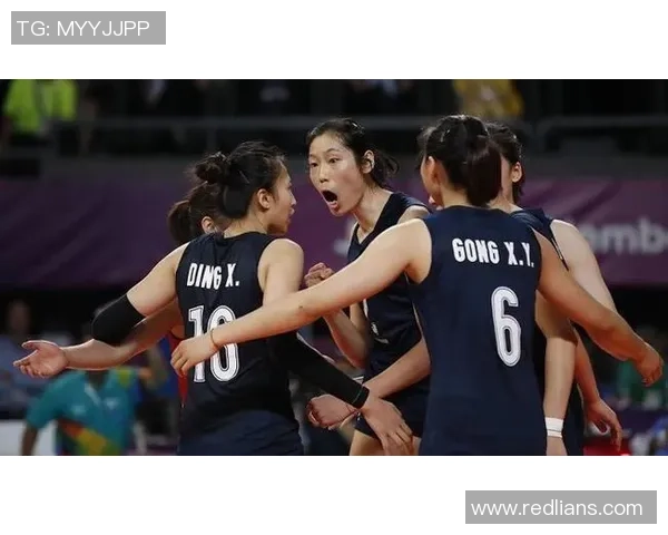 成都排球队大满贯点评团队配合展现出色默契与实力 成都排球队大满贯点评团队配合展现出色默契与实力